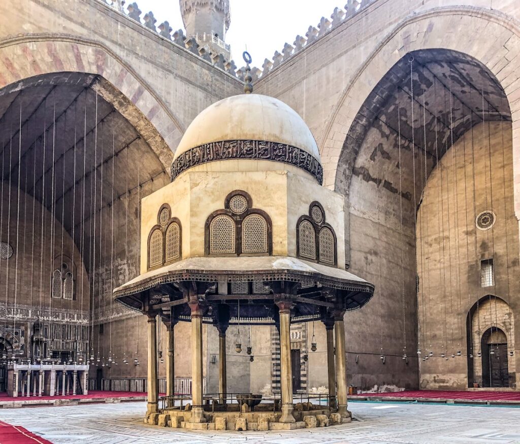 Mosque-Madrassa of Sultan Hassan: A Bahri Mamluk Religious and Educational Complex in Cairo 2 Mosque-Madrassa of Sultan Hassan