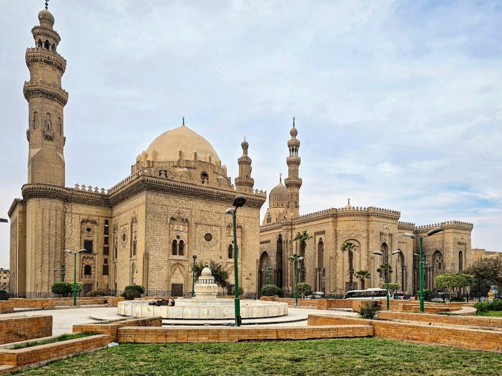 Mosque-Madrassa of Sultan Hassan: A Bahri Mamluk Religious and Educational Complex in Cairo 3 Mosque-Madrassa of Sultan Hassan