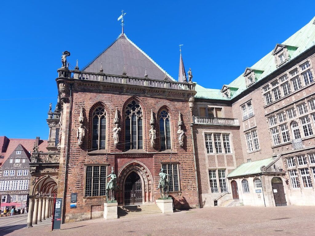 Town Hall of Bremen: A Gothic and Weser Renaissance Civic Centre 1 Town Hall of Bremen