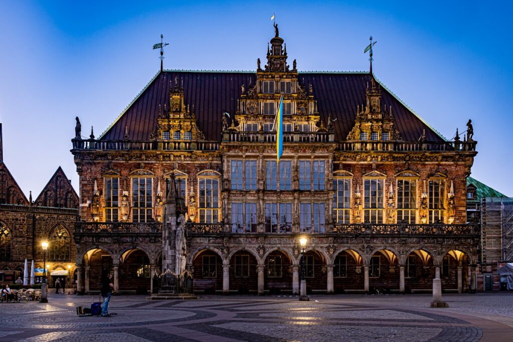 Town Hall of Bremen: A Gothic and Weser Renaissance Civic Centre 2 Town Hall of Bremen