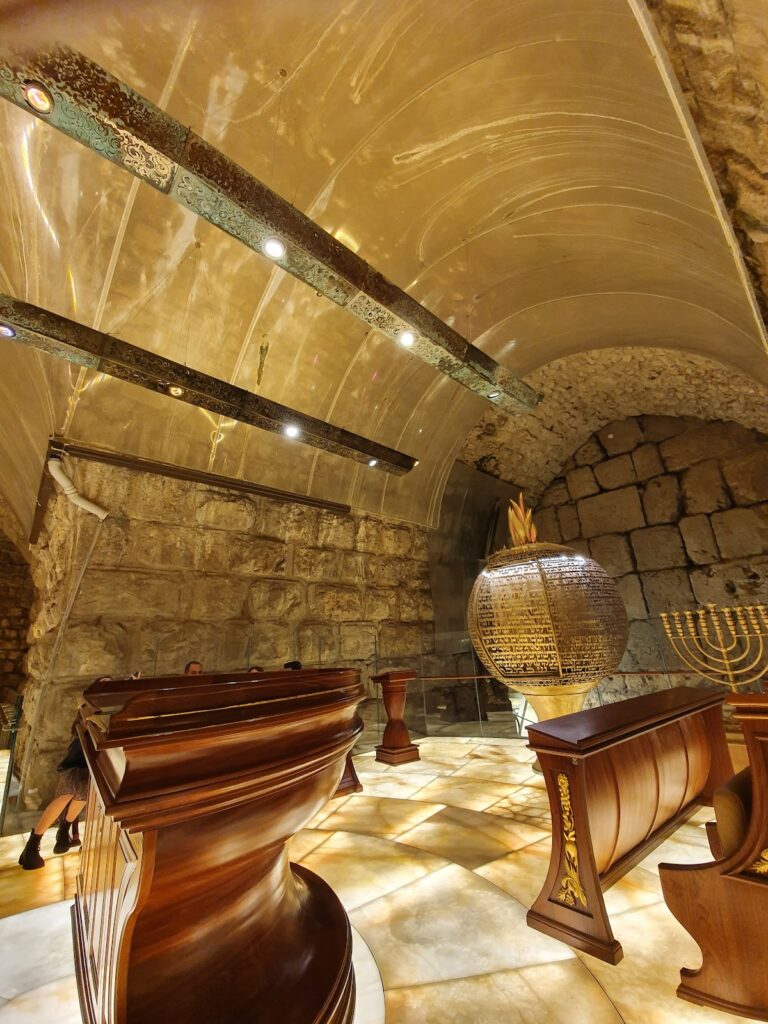Western Wall Tunnel: An Underground Archaeological Complex in Jerusalem 2 Western Wall Tunnel