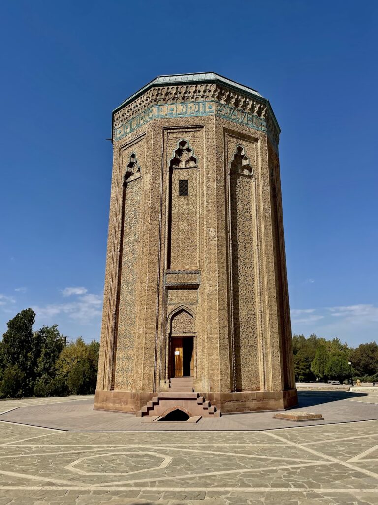 Momine Khatun Mausoleum: A Seljuk-Period Funerary Monument in Azerbaijan