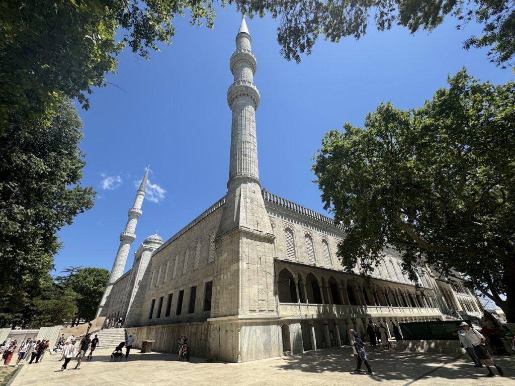 Sultan Ahmed Mosque: An Ottoman Imperial Mosque in Istanbul 5 Sultan Ahmed Mosque