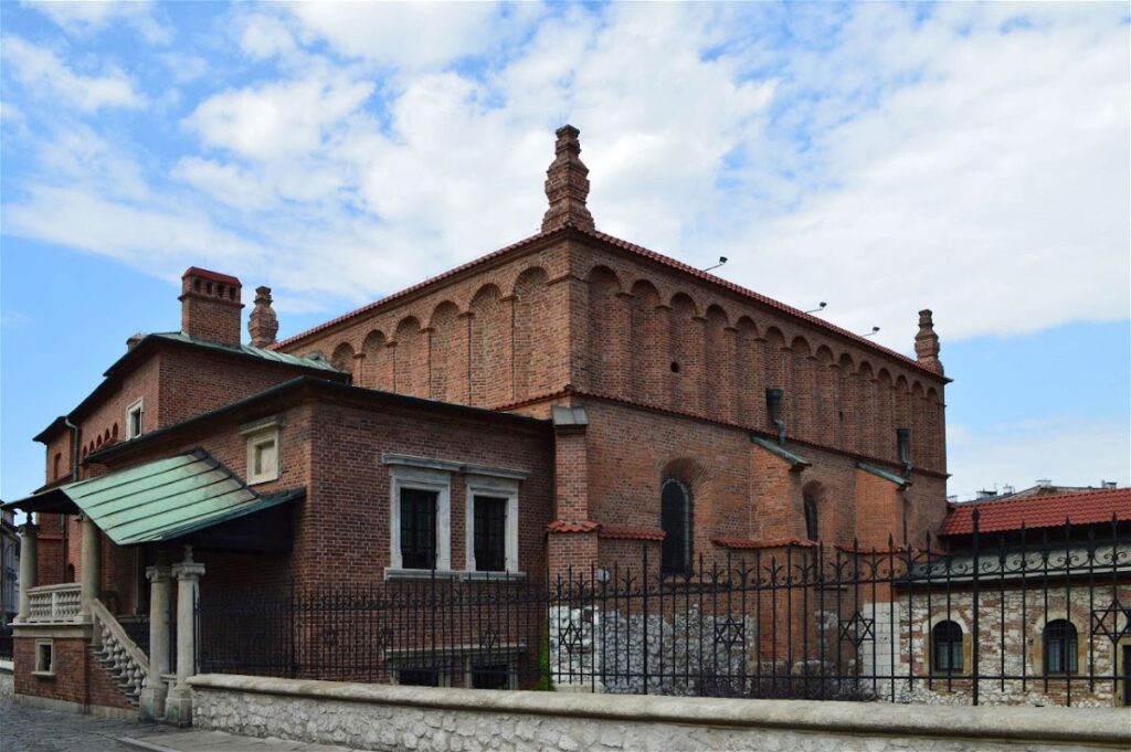 Old Synagogue in Kraków: A Historic Centre of Jewish Religious Life 3 Old Synagogue in Kraków