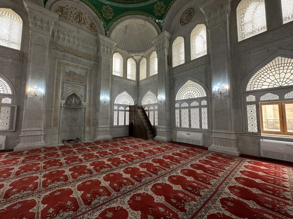 Bibi-Heybat Mosque: A Shiite Shrine and Monument of Islamic Architecture in Baku 5 Bibi-Heybat Mosque