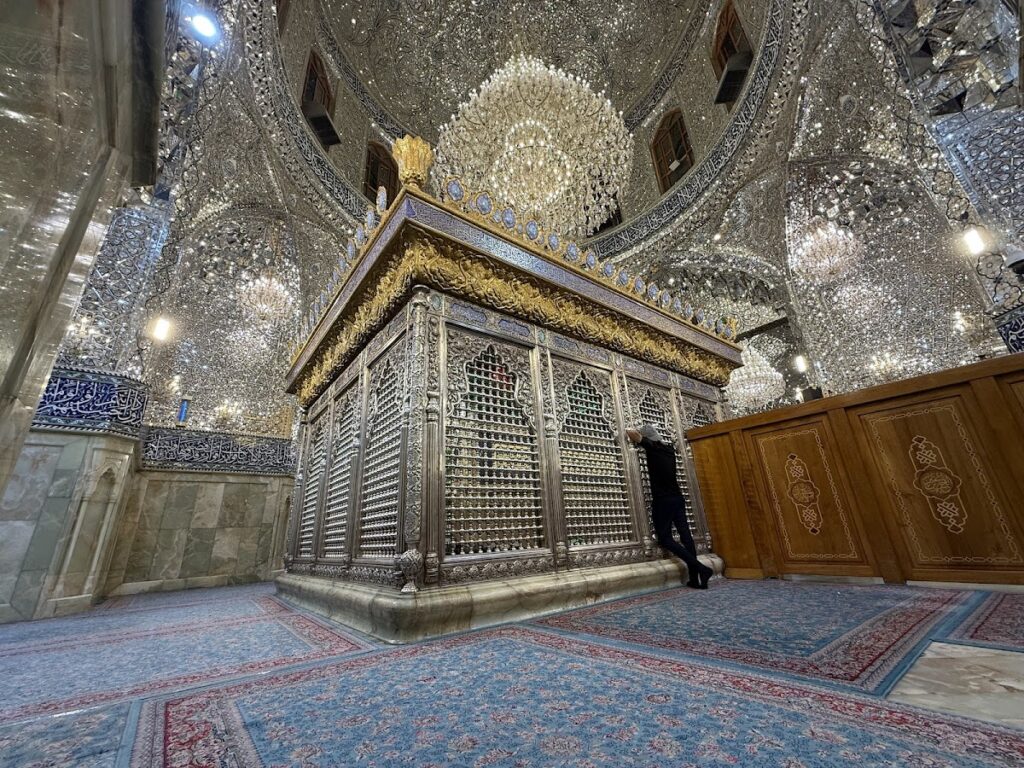 Great Mosque of Kufa: An Early Islamic Mosque and Shia Shrine in Iraq 2 Great Mosque of Kufa