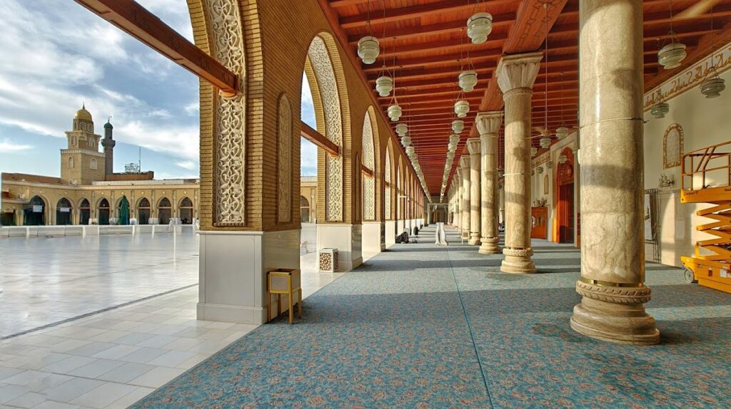 Great Mosque of Kufa: An Early Islamic Mosque and Shia Shrine in Iraq 3 Great Mosque of Kufa