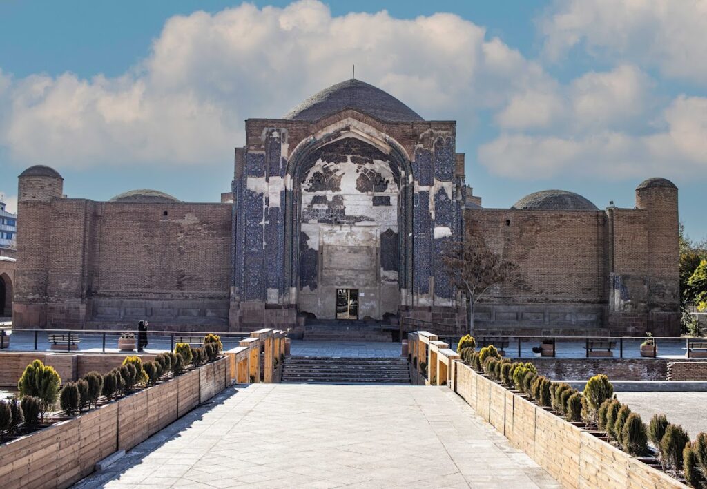 Blue Mosque: A Fifteenth-Century Mosque and Mausoleum Complex in Tabriz 2 Blue Mosque