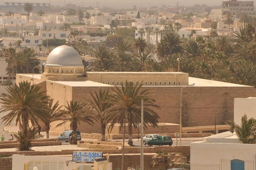 Great Mosque of Mahdia: A Fatimid Congregational Mosque in Tunisia 1 Great Mosque of Mahdia