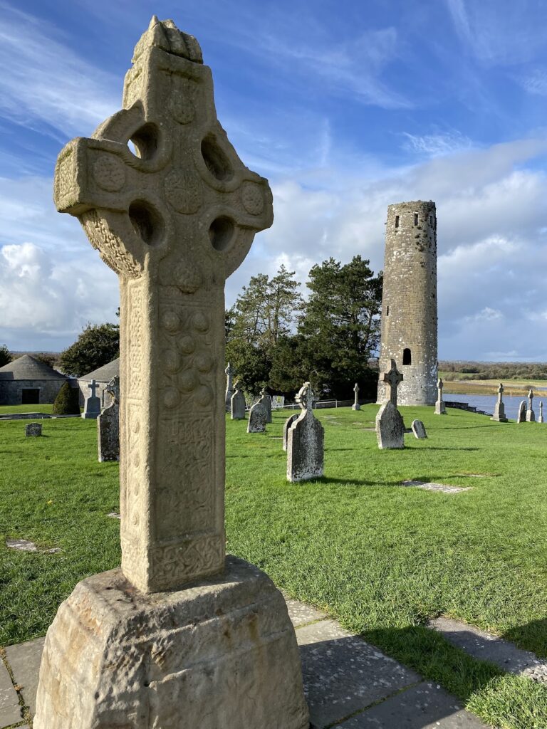 Clonmacnoise: An Early Christian Monastery on the River Shannon 3 Clonmacnoise