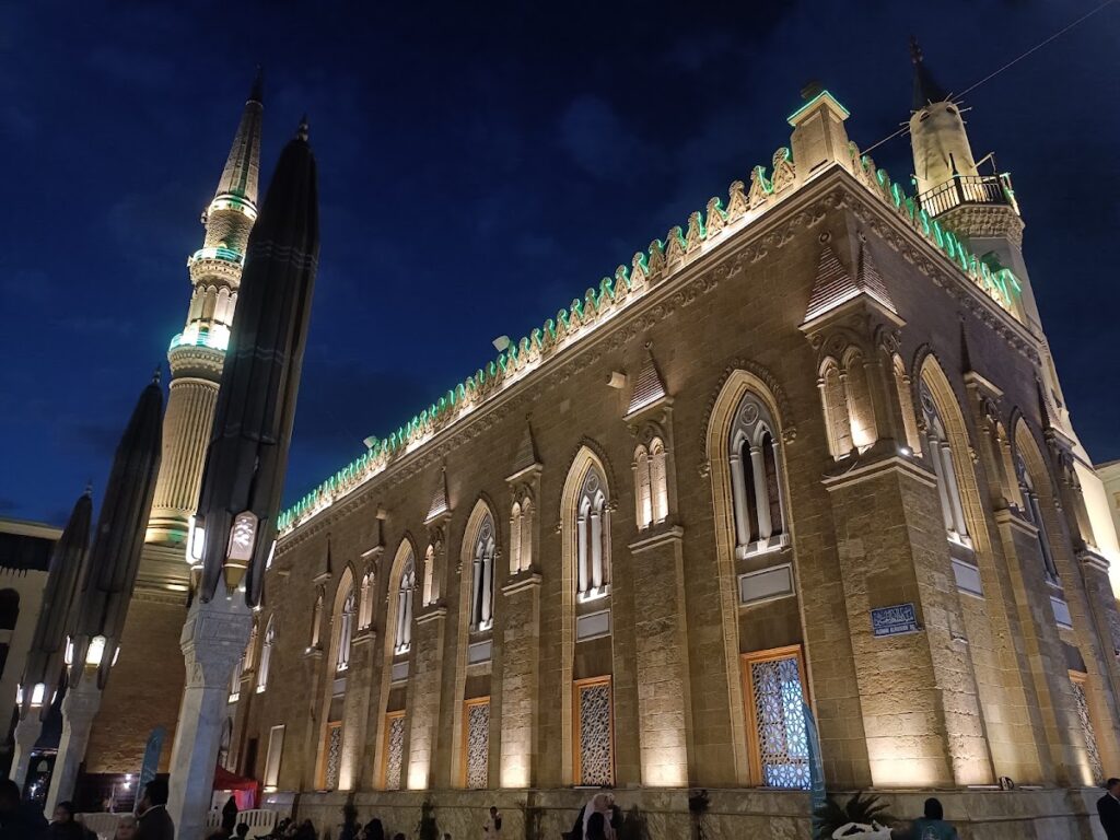 Al-Hussein Mosque: A Fatimid Shrine and Mosque in Cairo 3 Al-Hussein Mosque