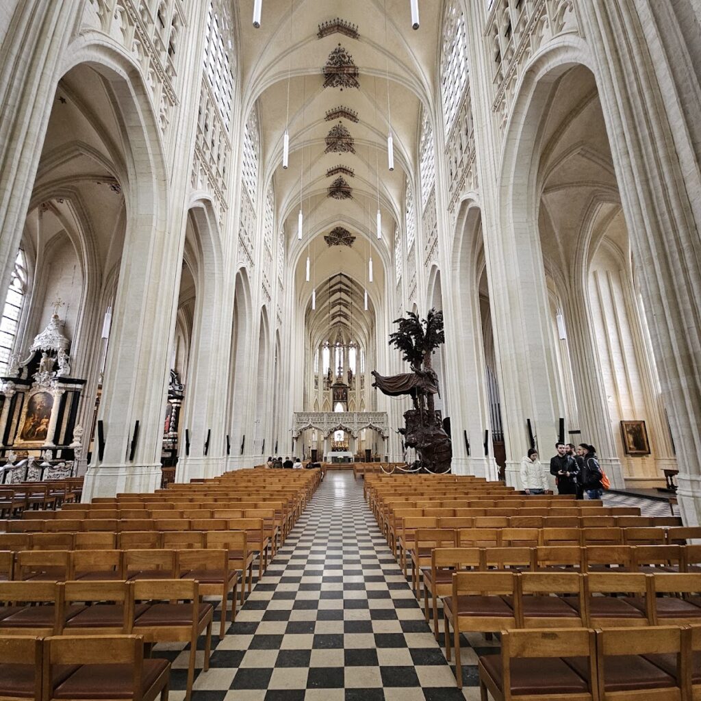 St. Peter's Church, Leuven: A Brabantine Gothic Collegiate Church 2 St. Peter's Church, Leuven