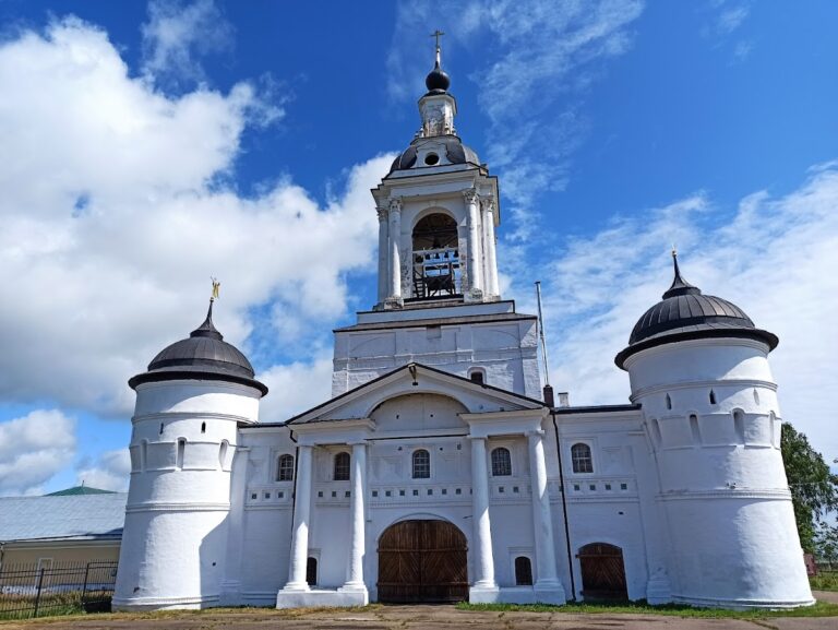 Avraamiev Monastery: An Orthodox Monastic Complex in Rostov Veliky