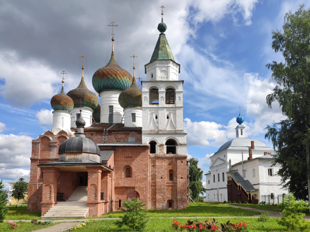 Avraamiev Monastery: An Orthodox Monastic Complex in Rostov Veliky 2 Avraamiev Monastery