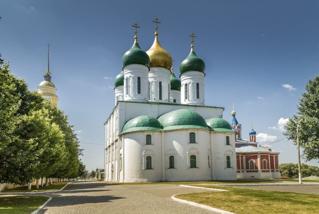Cathedral of the Dormition of the Theotokos, Kolomna: A Russian Orthodox Cathedral 2 Cathedral of the Dormition of the Theotokos, Kolomna