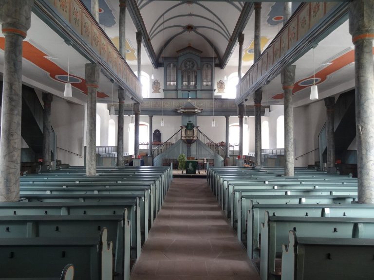 Evangelical Parish Church of Gambach: A Baroque Church in Münzenberg, Germany