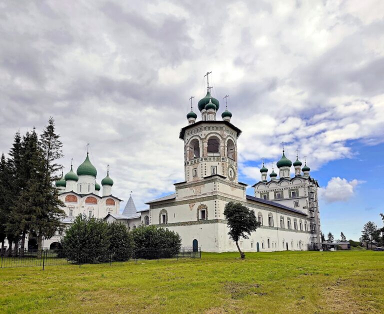 Vyazhishchsky Monastery: A Historic Orthodox Monastic Complex in Russia