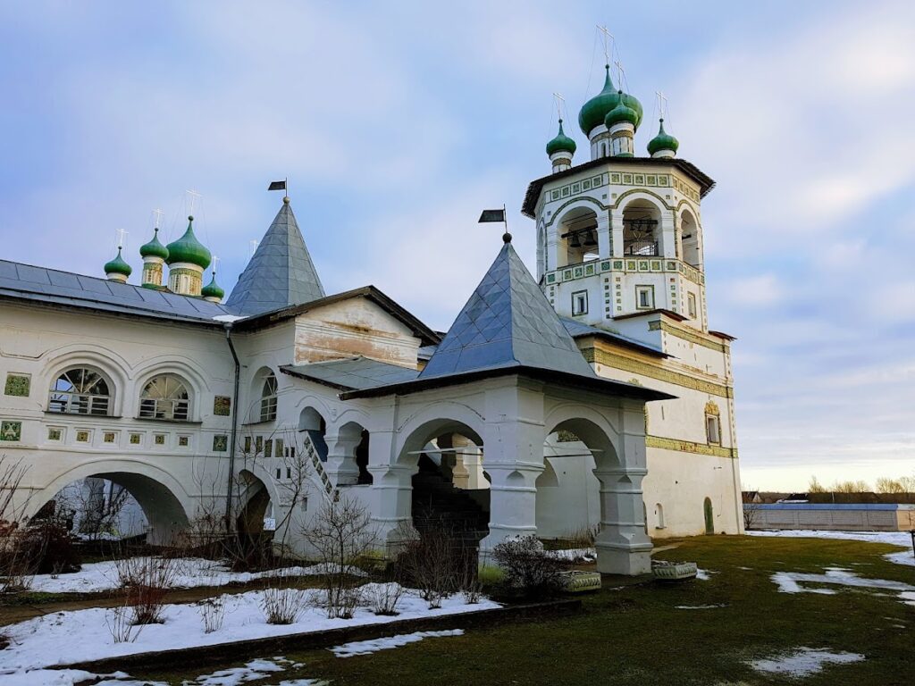 Vyazhishchsky Monastery: A Historic Orthodox Monastic Complex in Russia 2 Vyazhishchsky Monastery