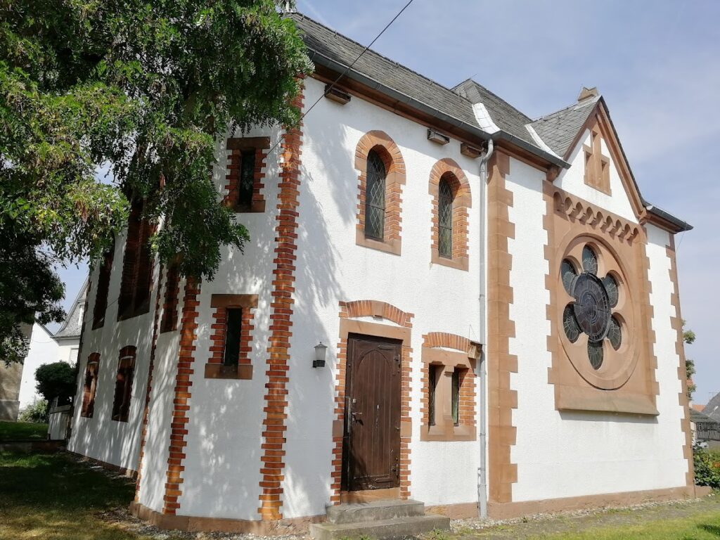 Evangelical Church Lützellinden: A Historic Protestant Church in Gießen 2 Evangelische Kirche (Lützellinden)