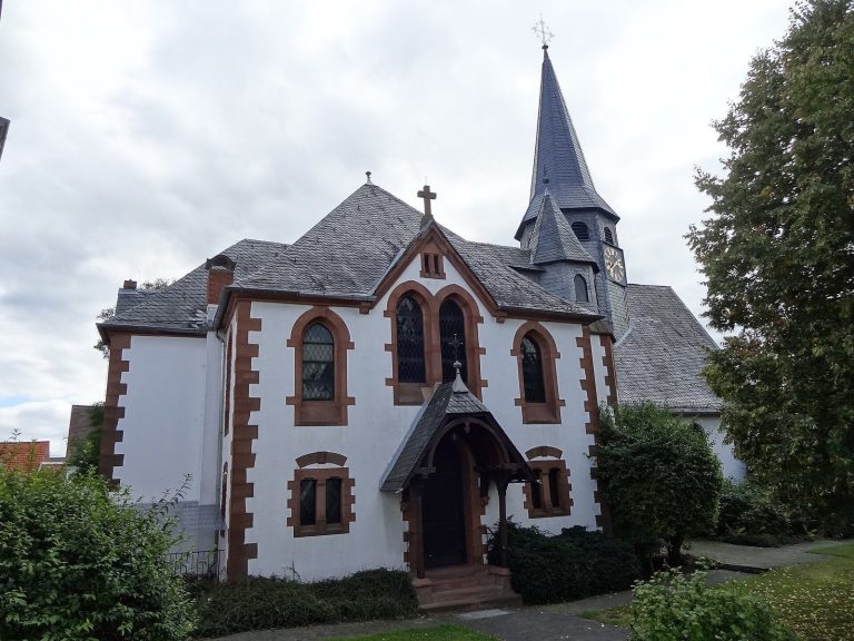 Evangelical Church Lützellinden: A Historic Protestant Church in Gießen