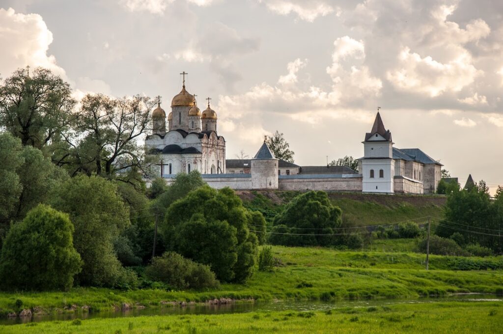 Luzhetsky Monastery: A Fortified Russian Orthodox Monastery in Mozhaysk 2 Luzhetsky Monastery
