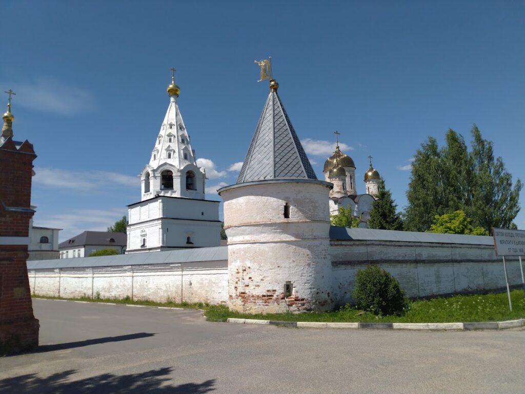 Luzhetsky Monastery: A Fortified Russian Orthodox Monastery in Mozhaysk 3 Luzhetsky Monastery