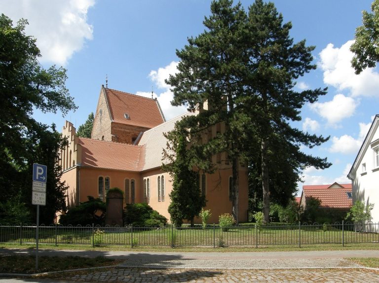 Village church Seegefeld: A Historic Evangelical Lutheran Church in Falkensee