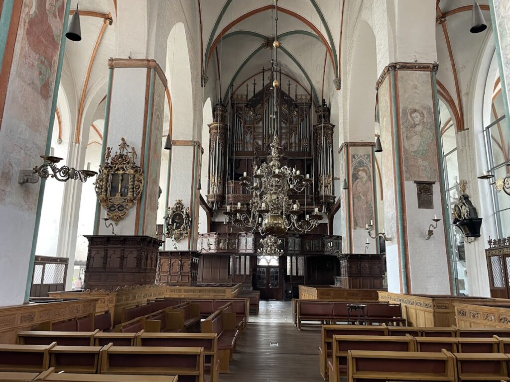 St. Jakobi: A Gothic Maritime Parish Church in Lübeck 5 St. Jakobi