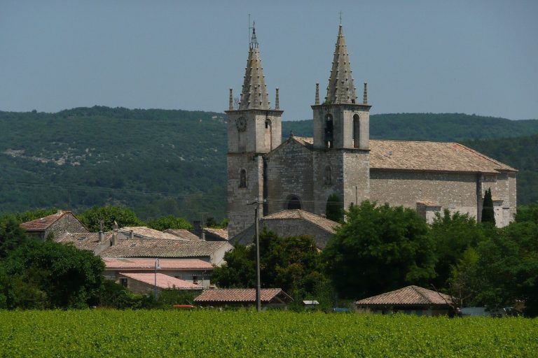 Église Notre-Dame-et-Saint-Michel de Goudargues: A Romanesque and Gothic Parish Church