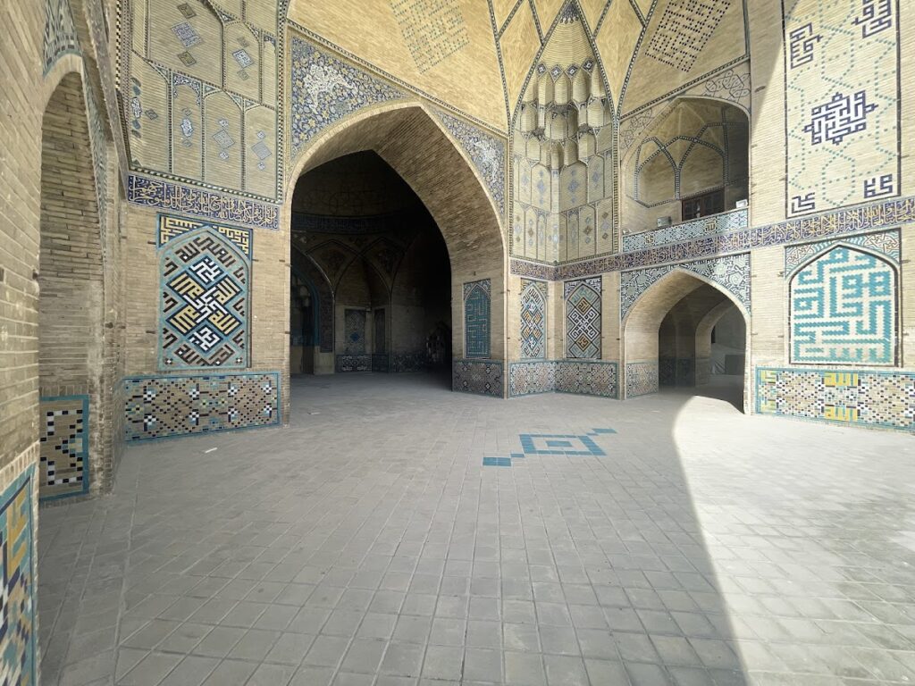 Hakim Mosque: A Safavid Shiite Mosque in Isfahan 2 Hakim Mosque