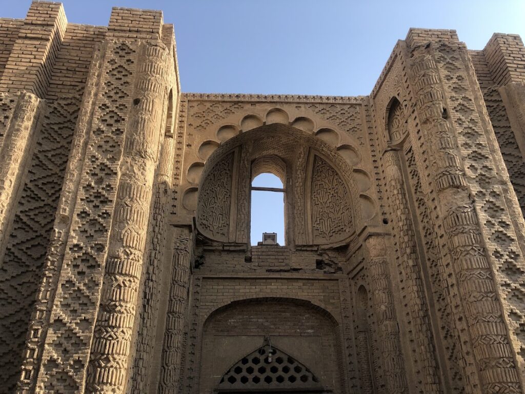 Hakim Mosque: A Safavid Shiite Mosque in Isfahan 3 Hakim Mosque
