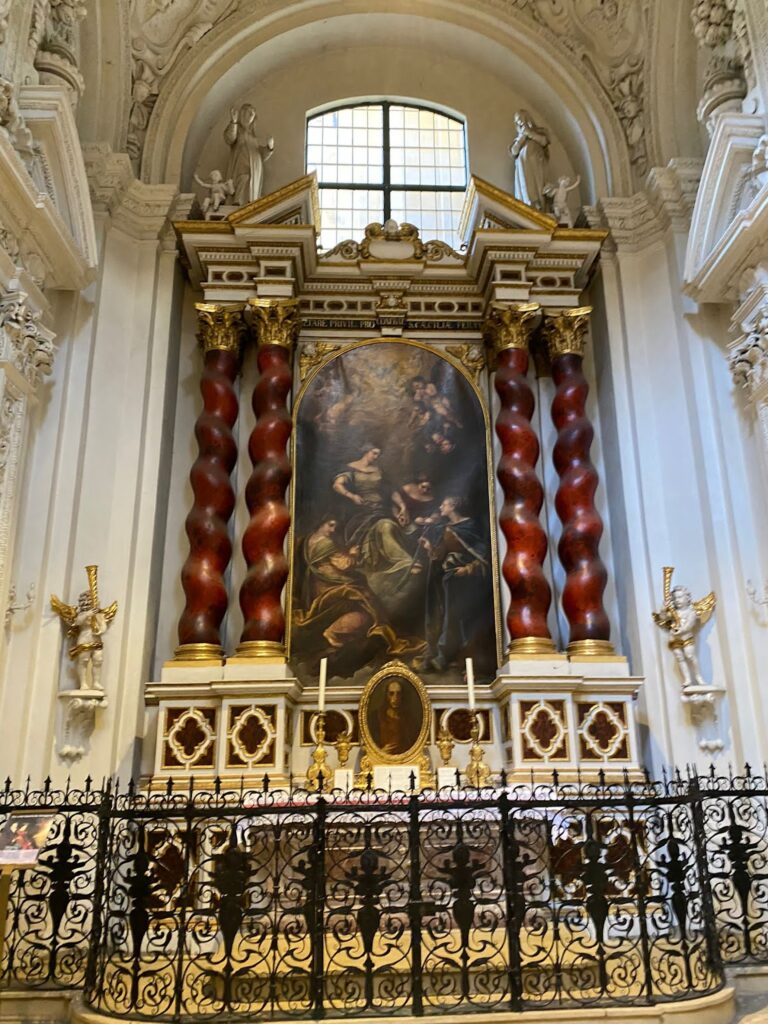 Heilig-Geist-Kirche: A Historic Roman Catholic Parish Church in Munich 5 Heilig-Geist-Kirche