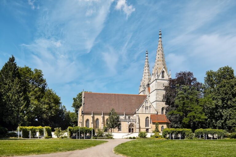 Oberhofenkirche: A Late Gothic Church in Göppingen, Germany