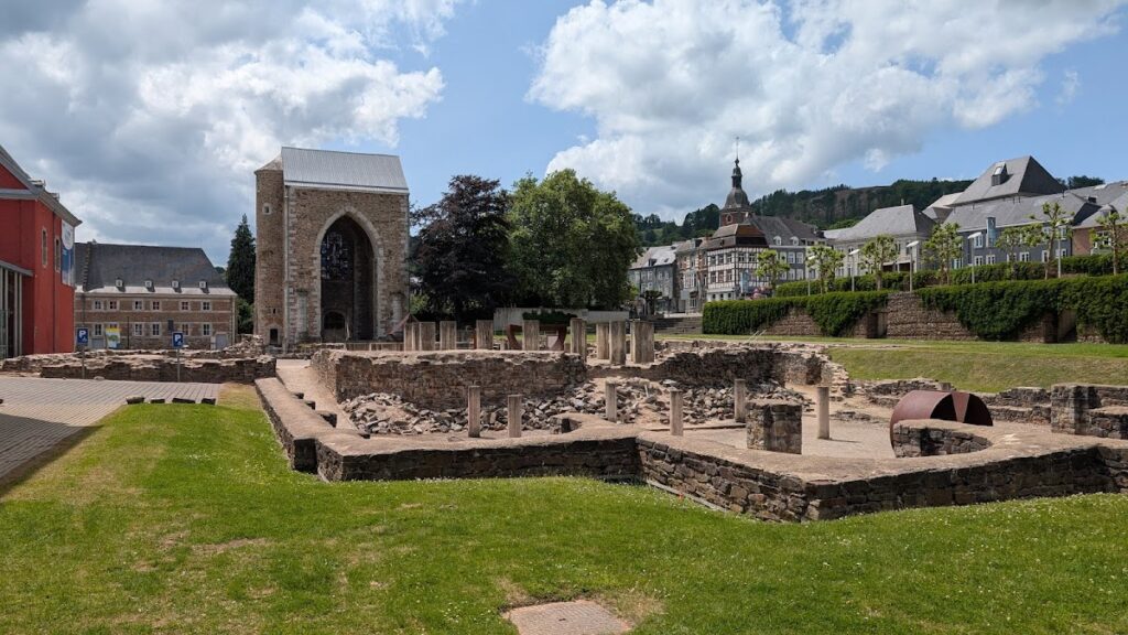 Stavelot Abbey: A Benedictine Monastery and Former Imperial Principality 2 Stavelot Abbey