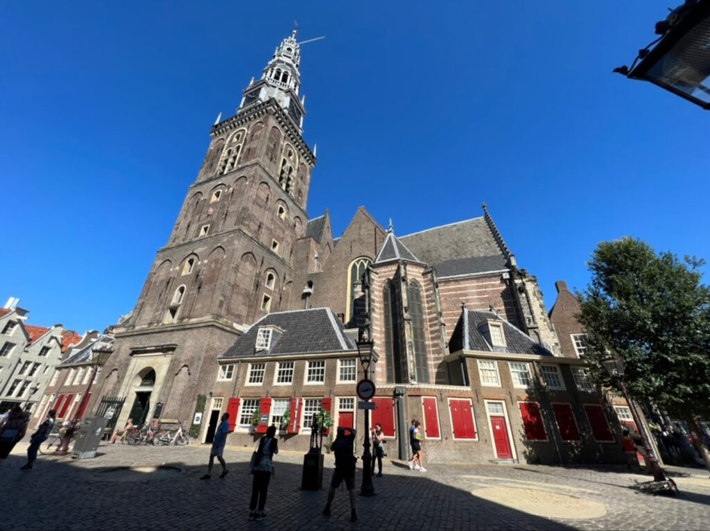 Oude Kerk: Amsterdam’s Medieval Parish Church 4 Oude Kerk