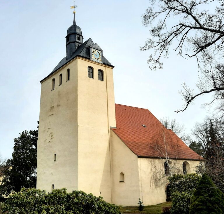 Wehrkirche Pomßen: Evangelical-Lutheran Church and Picture Church