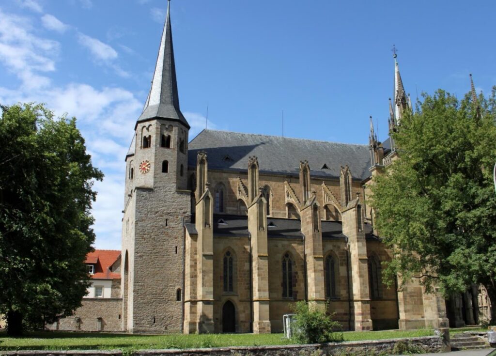 Stiftskirche St. Peter: A Romanesque and Gothic Collegiate Church in Bad Wimpfen 1 Stiftskirche St. Peter