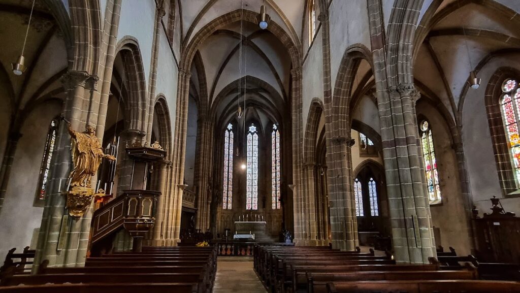Stiftskirche St. Peter: A Romanesque and Gothic Collegiate Church in Bad Wimpfen 2 Stiftskirche St. Peter
