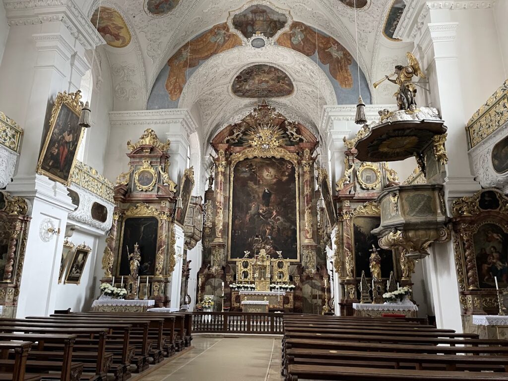 St. Walburg Abbey: A Benedictine Nuns’ Monastery in Eichstätt 3 Benediktinerinnenabtei St. Walburg