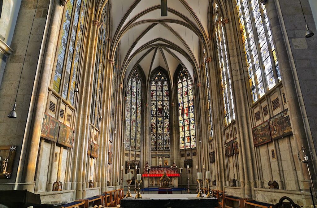 St. Makkabäer: A Benedictine Nunnery and Church in Cologne 1 St. Makkabäer