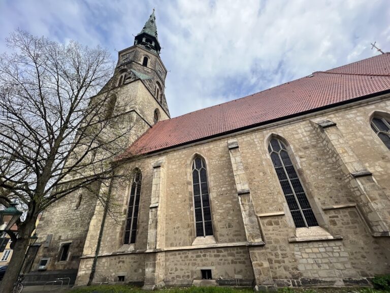 Church of the Holy Cross: A Historic Lutheran Church in Hanover