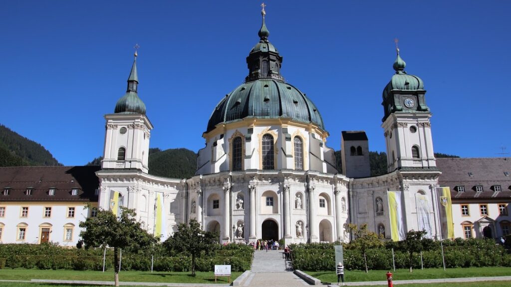 Mariä Himmelfahrt: The Monastery, Parish, and Pilgrimage Church of Ettal 2 Mariä Himmelfahrt