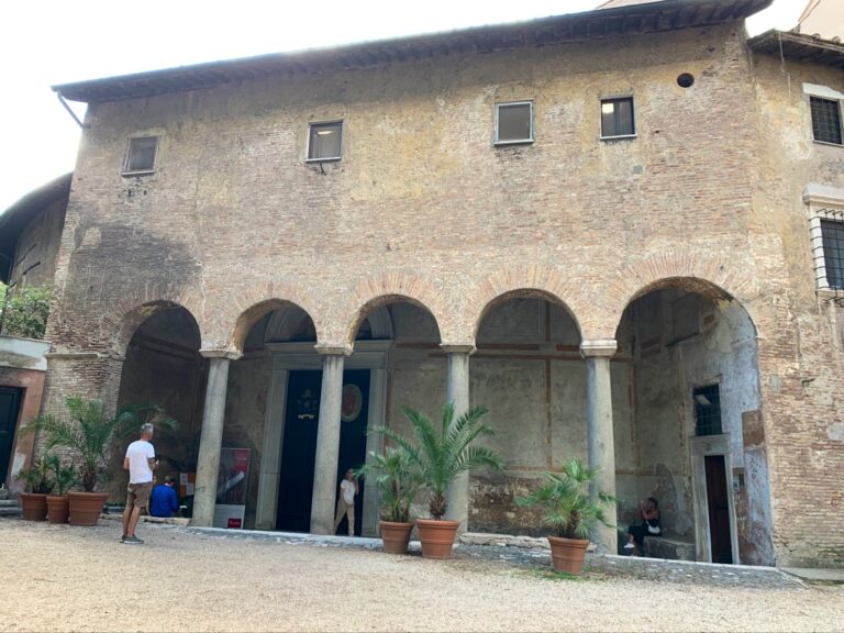 Santo Stefano Rotondo: An Early Christian Basilica and Hungarian National Church in Rome