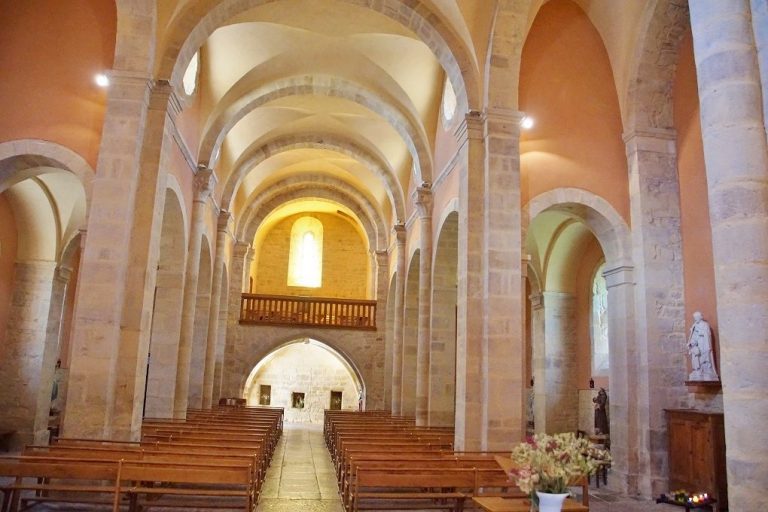 Église Saint-Julien de Vimenet: A Romanesque Parish Church in France