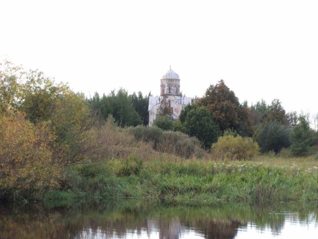 Saint Nicholas Church on Lipno Island: A Medieval Orthodox Church in Russia 2 Saint Nicholas Church on Lipno Island