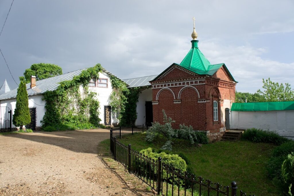 Alekseyevsky Monastery in Uglich: A Historic Russian Orthodox Monastery 3 Alekseyevsky Monastery in Uglich