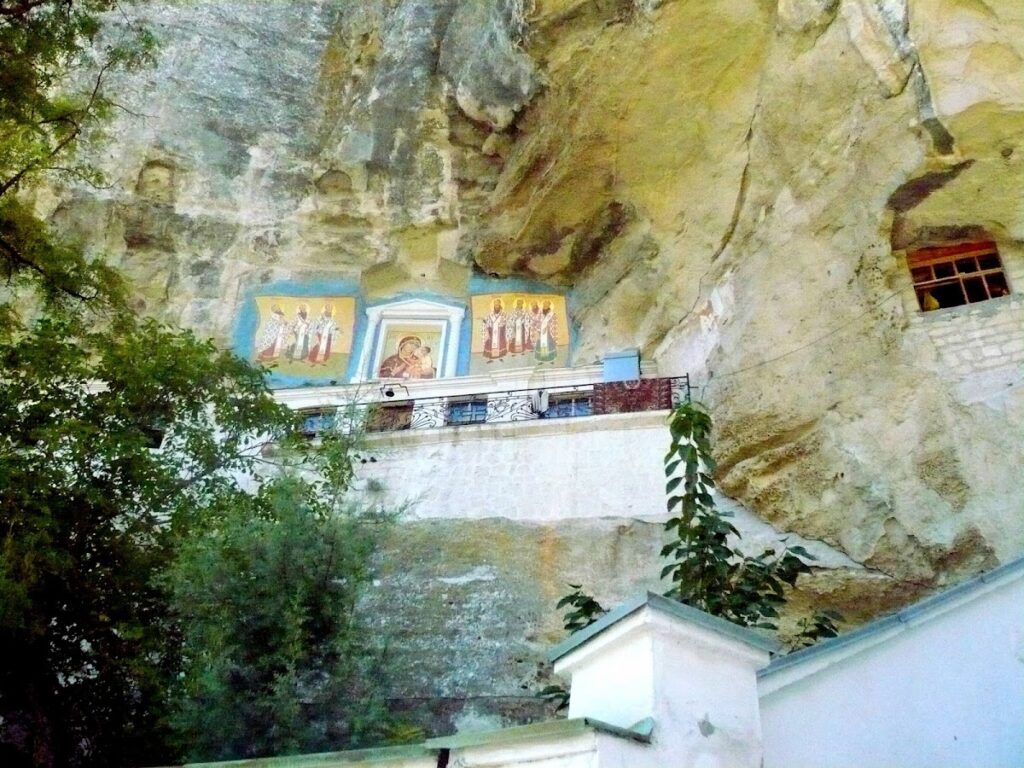 Bakhchisaray Cave Monastery: An Orthodox Monastic Complex in Ukraine 4 Bakhchisaray Cave Monastery