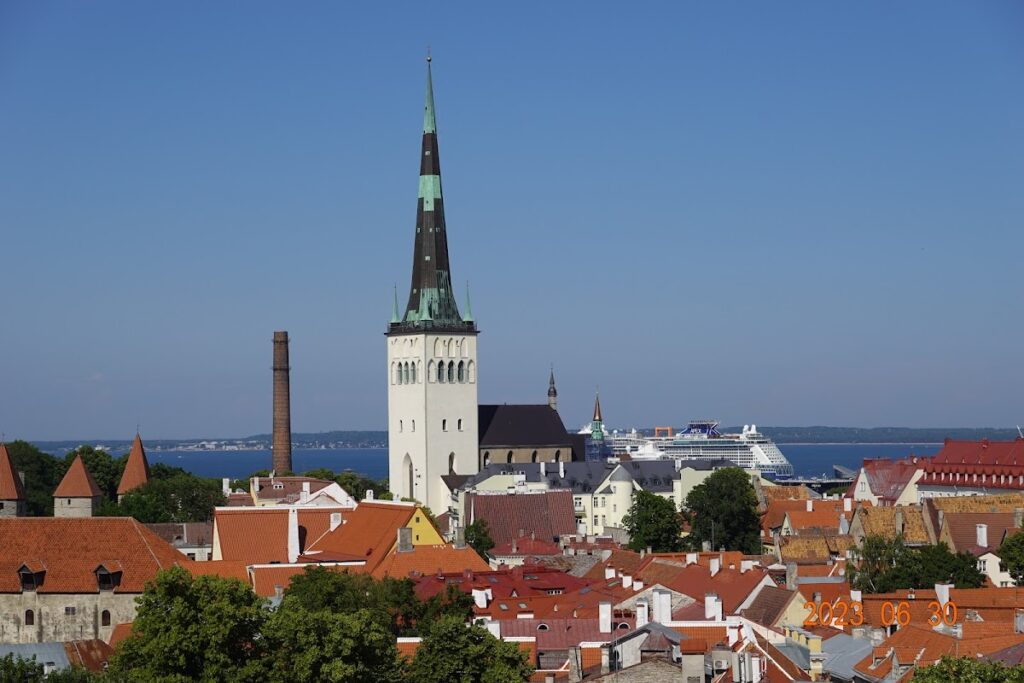 St. Olaf's Church: A Gothic Landmark and Lutheran-Baptist Church in Tallinn 3 St. Olaf's Church