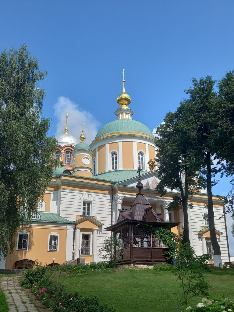 Pokrovsky Hotkov Monastery: A Russian Orthodox Women’s Monastery in Khotkovo
