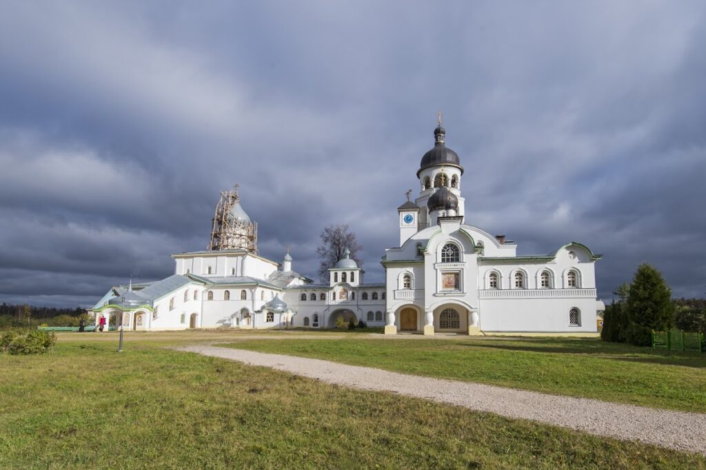 Krypetsky Monastery: A Russian Orthodox Monastic Complex in Russia 2 Krypetsky Monastery